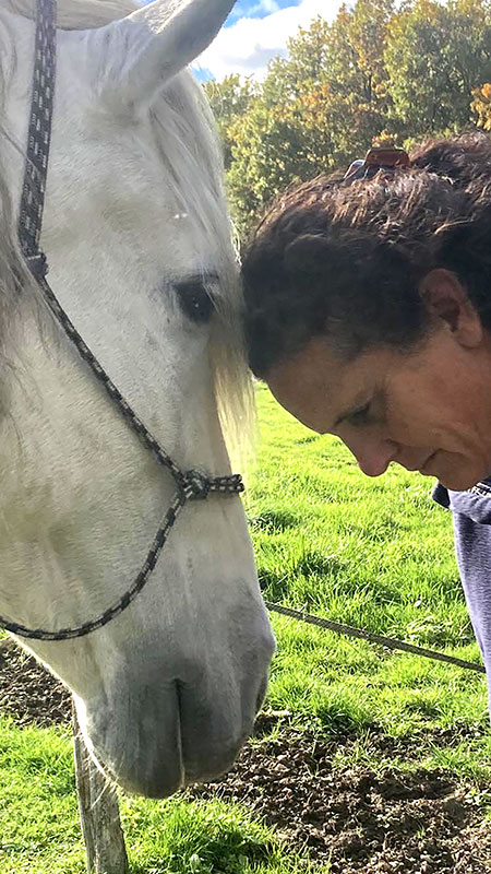 68 Portrait4 EARL Les Sapins Shiatsu et Bien-être Equin Pension Cheval Soins